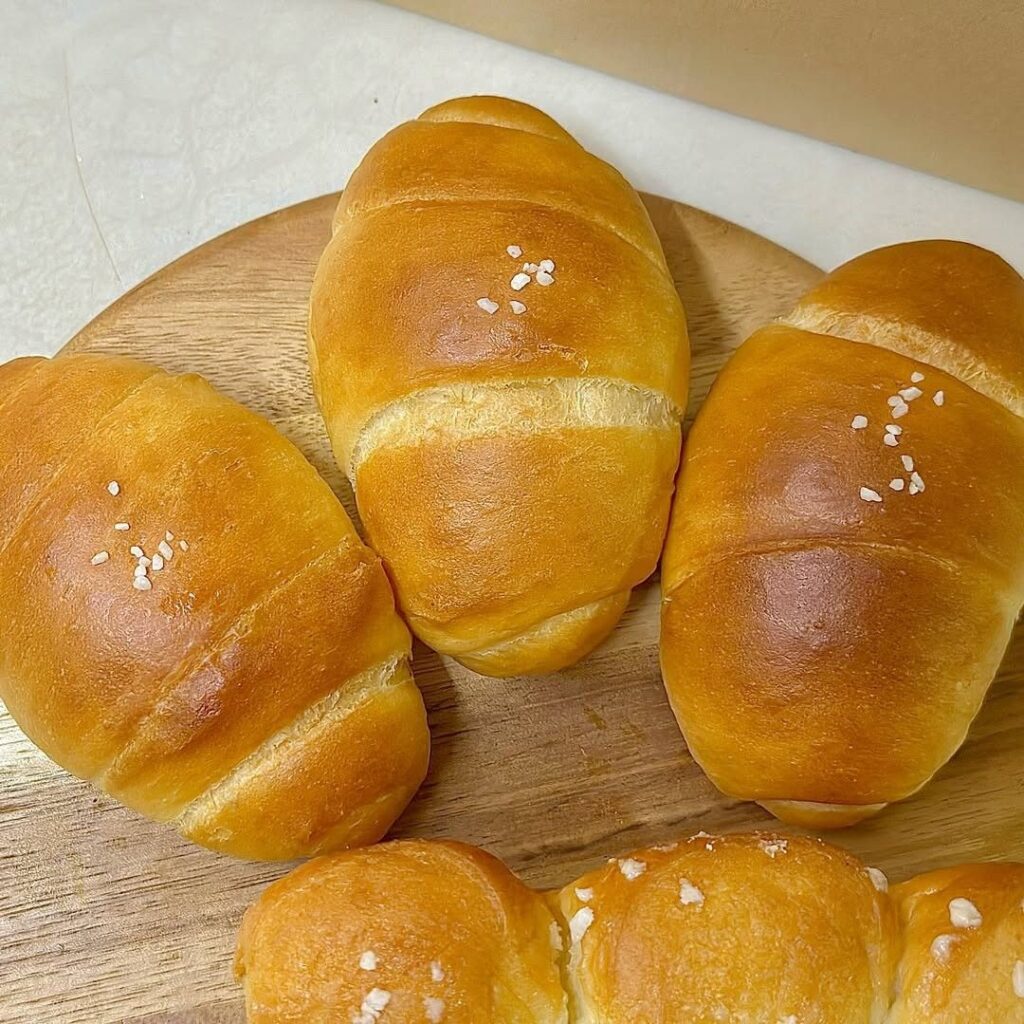 Rahasia di Balik Aroma Roti yang Menggoda: Kisah Salt Bread yang Mudah dan Lembut